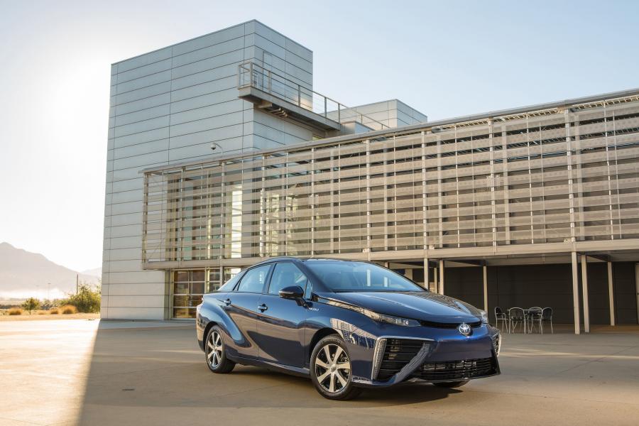  Toyota FCV 2015 года  (US) (фото 18 из 23)